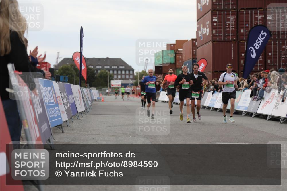 03.10.2025 - Köhlbrandbrückenlauf Yannick Fuchs http://msf.ph/oto/8984590 03.10.2025 15:56:13 Ziel 7046, 7079, 7128, 7170, 8820, 8976, 9525, 9559 meine-sportfotos.de