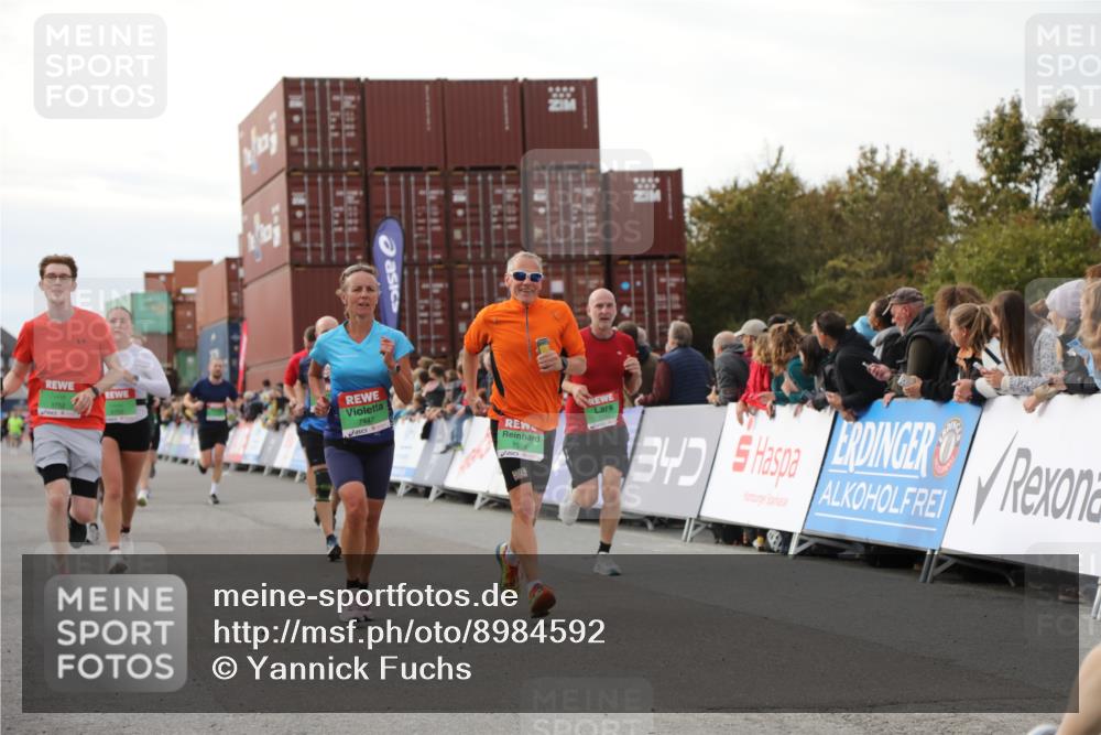 03.10.2025 - Köhlbrandbrückenlauf Yannick Fuchs http://msf.ph/oto/8984592 03.10.2025 16:09:17 Ziel 7395, 7447, 7558, 7702, 7822, 8217, 8348, 8541, 8763, 8823, 9019, 9091, 9151, 9334, 9470, 9752, 9753 meine-sportfotos.de