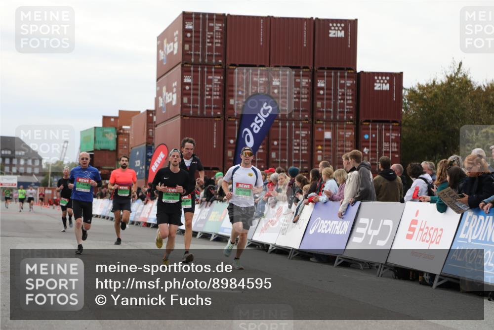 03.10.2025 - Köhlbrandbrückenlauf Yannick Fuchs http://msf.ph/oto/8984595 03.10.2025 15:56:14 Ziel 7046, 7079, 7128, 7170, 8820, 8976, 9525, 9559 meine-sportfotos.de