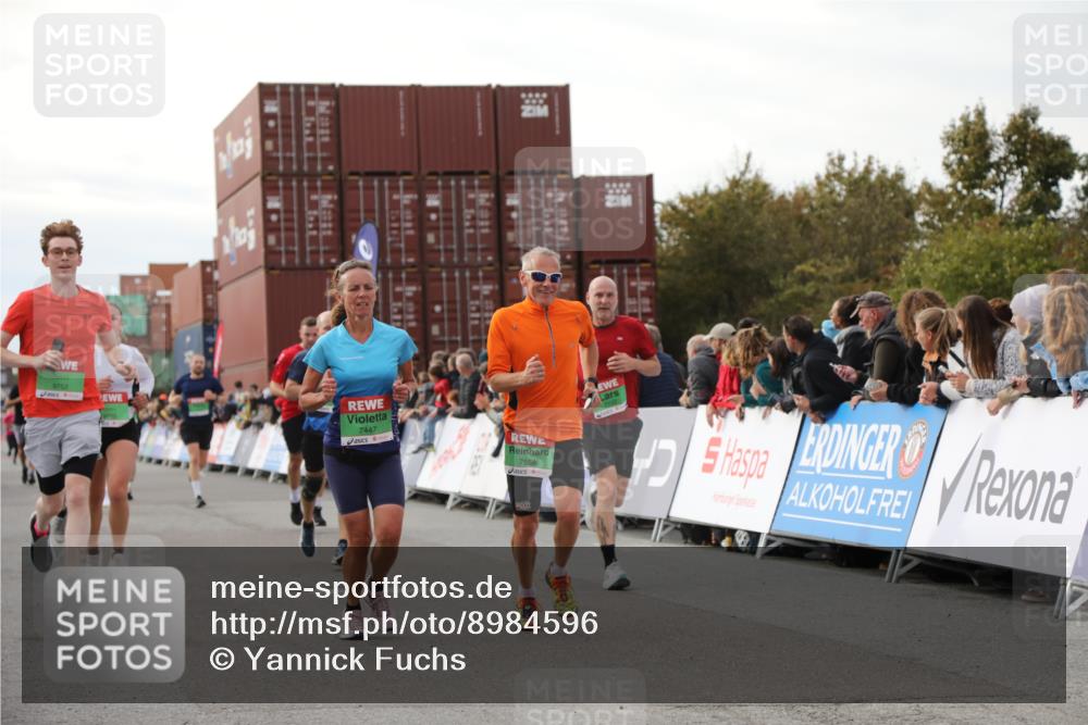 03.10.2025 - Köhlbrandbrückenlauf Yannick Fuchs http://msf.ph/oto/8984596 03.10.2025 16:09:17 Ziel 7395, 7447, 7558, 7702, 7822, 8217, 8348, 8541, 8763, 8823, 9019, 9091, 9151, 9334, 9470, 9752, 9753 meine-sportfotos.de