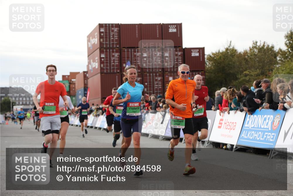 03.10.2025 - Köhlbrandbrückenlauf Yannick Fuchs http://msf.ph/oto/8984598 03.10.2025 16:09:18 Ziel 7395, 7447, 7558, 7702, 7822, 8217, 8541, 8788, 8823, 9019, 9091, 9151, 9334, 9470, 9752, 9753 meine-sportfotos.de