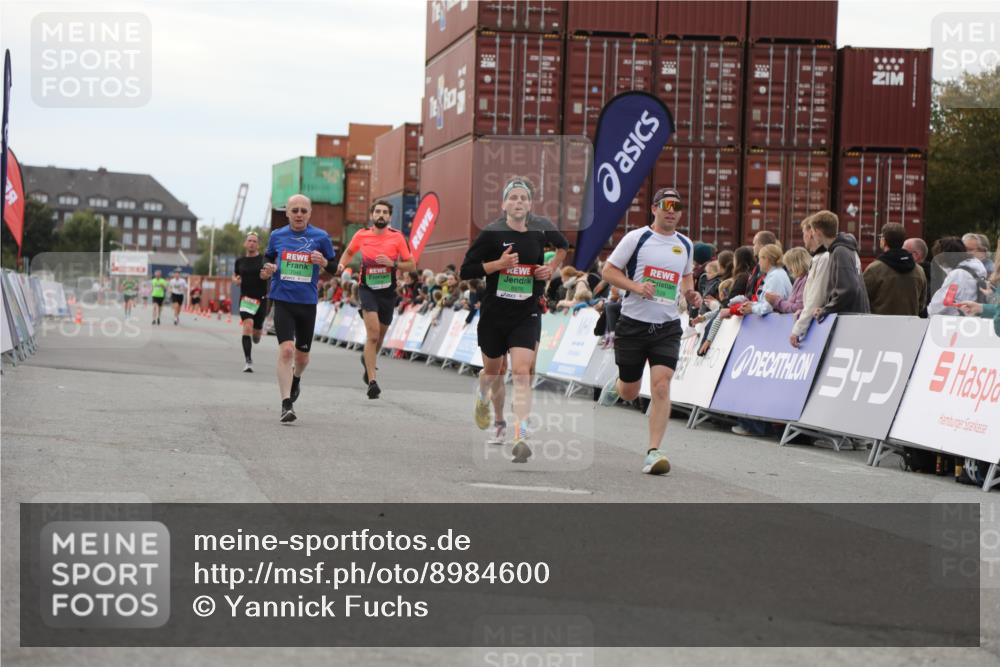 03.10.2025 - Köhlbrandbrückenlauf Yannick Fuchs http://msf.ph/oto/8984600 03.10.2025 15:56:15 Ziel 7046, 7079, 7128, 7170, 8820, 8976, 9559 meine-sportfotos.de
