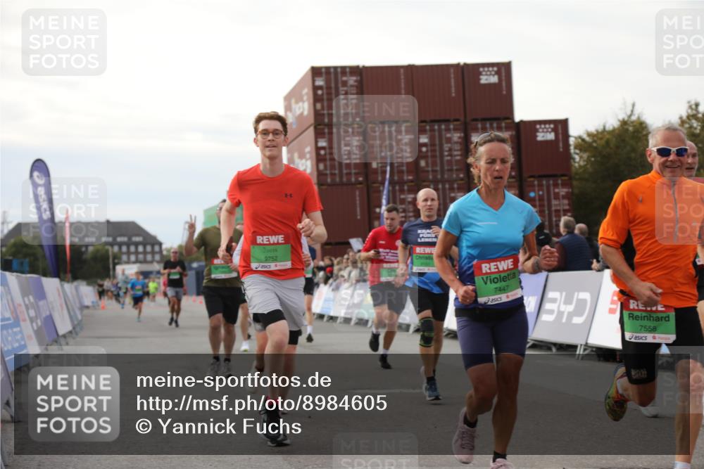 03.10.2025 - Köhlbrandbrückenlauf Yannick Fuchs http://msf.ph/oto/8984605 03.10.2025 16:09:18 Ziel 7395, 7447, 7558, 7702, 7822, 8217, 8541, 8788, 8823, 9019, 9091, 9151, 9334, 9470, 9752, 9753 meine-sportfotos.de