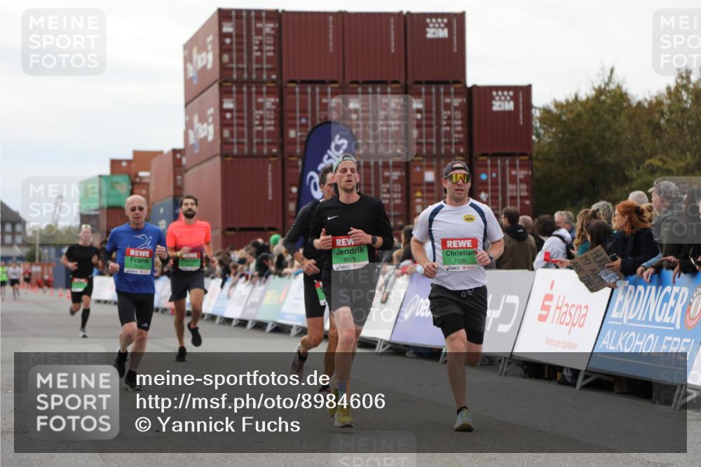 03.10.2025 - Köhlbrandbrückenlauf Yannick Fuchs http://msf.ph/oto/8984606 03.10.2025 15:56:16 Ziel 7046, 7079, 7128, 7170, 8820, 8976, 9559 meine-sportfotos.de