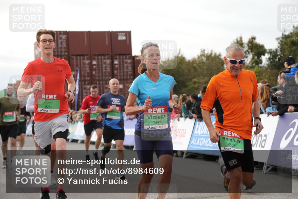 03.10.2025 - Köhlbrandbrückenlauf Yannick Fuchs http://msf.ph/oto/8984609 03.10.2025 16:09:19 Ziel 7395, 7447, 7558, 7702, 7822, 8541, 8788, 8823, 9019, 9151, 9334, 9470, 9752, 9753 meine-sportfotos.de