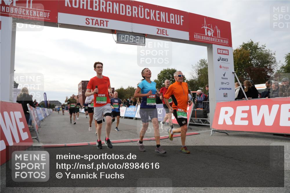 03.10.2025 - Köhlbrandbrückenlauf Yannick Fuchs http://msf.ph/oto/8984616 03.10.2025 16:09:20 Ziel 7345, 7395, 7447, 7558, 7702, 7822, 8541, 8788, 8823, 9019, 9151, 9334, 9470, 9752, 9753 meine-sportfotos.de