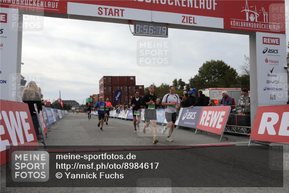 03.10.2025 - Köhlbrandbrückenlauf Yannick Fuchs http://msf.ph/oto/8984617 03.10.2025 15:56:17 Ziel 7046, 7079, 7128, 7170, 8976, 9559 meine-sportfotos.de