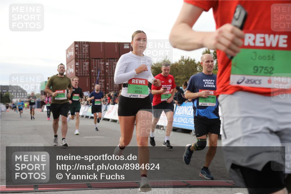 03.10.2025 - Köhlbrandbrückenlauf Yannick Fuchs http://msf.ph/oto/8984624 03.10.2025 16:09:20 Ziel 7345, 7395, 7447, 7558, 7702, 7822, 8541, 8788, 8823, 9019, 9151, 9334, 9470, 9752, 9753 meine-sportfotos.de