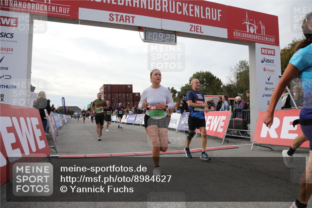 03.10.2025 - Köhlbrandbrückenlauf Yannick Fuchs http://msf.ph/oto/8984627 03.10.2025 16:09:21 Ziel 7345, 7395, 7447, 7558, 7702, 8541, 8788, 8823, 9151, 9334, 9470, 9752, 9753 meine-sportfotos.de