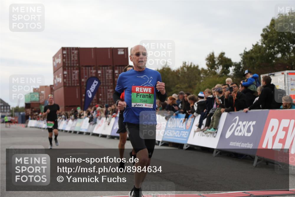 03.10.2025 - Köhlbrandbrückenlauf Yannick Fuchs http://msf.ph/oto/8984634 03.10.2025 15:56:19 Ziel 7046, 7079, 7128, 7170, 8976, 9559 meine-sportfotos.de