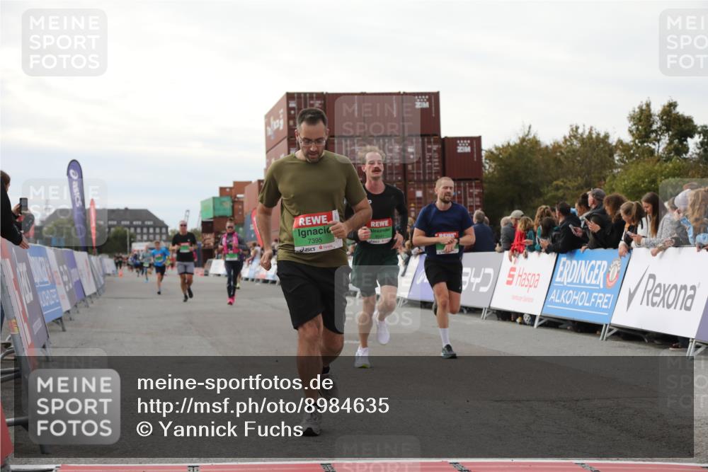03.10.2025 - Köhlbrandbrückenlauf Yannick Fuchs http://msf.ph/oto/8984635 03.10.2025 16:09:22 Ziel 7345, 7395, 7447, 7558, 7609, 7702, 8541, 8788, 8823, 9151, 9334, 9470, 9752, 9753 meine-sportfotos.de