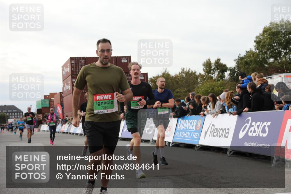 03.10.2025 - Köhlbrandbrückenlauf Yannick Fuchs http://msf.ph/oto/8984641 03.10.2025 16:09:22 Ziel 7345, 7395, 7447, 7558, 7609, 7702, 8541, 8788, 8823, 9151, 9334, 9470, 9752, 9753 meine-sportfotos.de