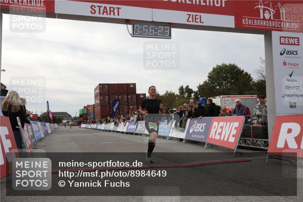 03.10.2025 - Köhlbrandbrückenlauf Yannick Fuchs http://msf.ph/oto/8984649 03.10.2025 15:56:21 Ziel 7046, 7079, 7128, 7170, 8976, 9559 meine-sportfotos.de