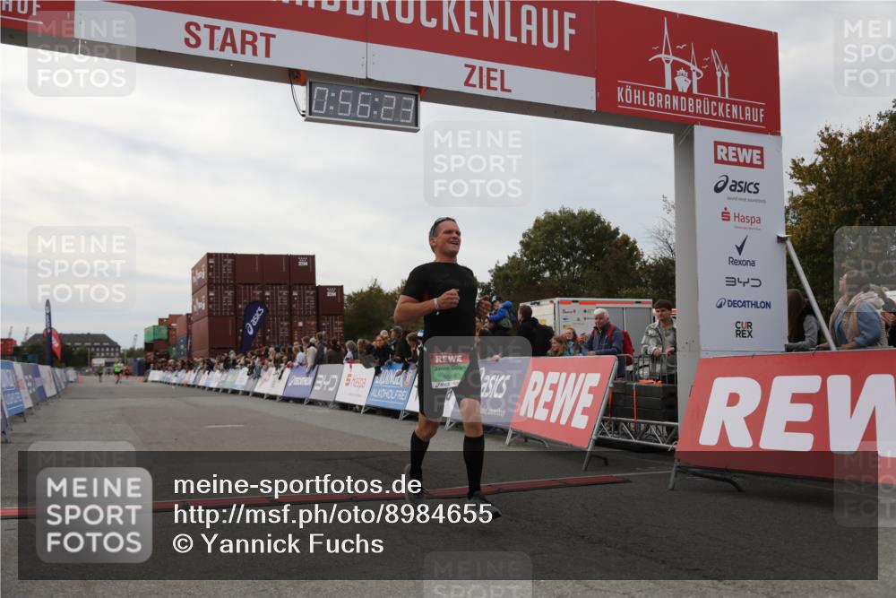 03.10.2025 - Köhlbrandbrückenlauf Yannick Fuchs http://msf.ph/oto/8984655 03.10.2025 15:56:22 Ziel 7046, 7079, 7170, 9559 meine-sportfotos.de