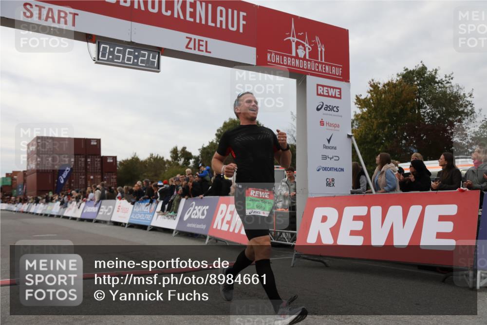 03.10.2025 - Köhlbrandbrückenlauf Yannick Fuchs http://msf.ph/oto/8984661 03.10.2025 15:56:22 Ziel 7046, 7079, 7170, 9559 meine-sportfotos.de