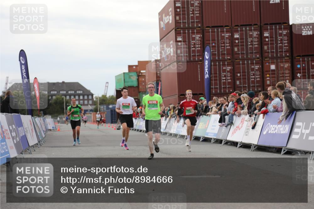 03.10.2025 - Köhlbrandbrückenlauf Yannick Fuchs http://msf.ph/oto/8984666 03.10.2025 15:56:34 Ziel 7092, 7166, 8782, 9182 meine-sportfotos.de