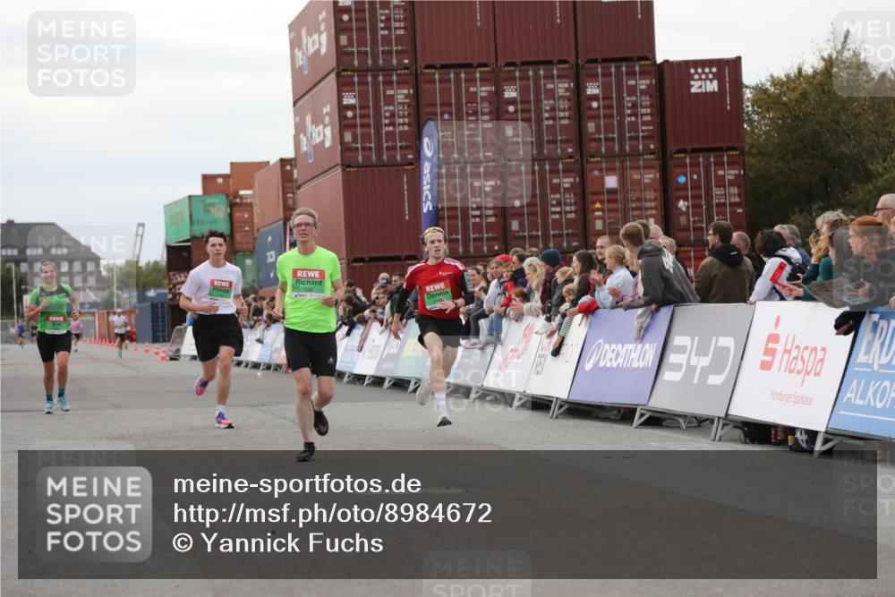 03.10.2025 - Köhlbrandbrückenlauf Yannick Fuchs http://msf.ph/oto/8984672 03.10.2025 15:56:34 Ziel 7092, 7166, 8782, 9182 meine-sportfotos.de
