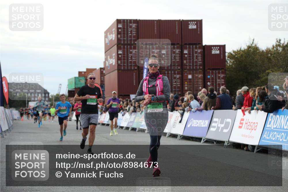 03.10.2025 - Köhlbrandbrückenlauf Yannick Fuchs http://msf.ph/oto/8984673 03.10.2025 16:09:26 Ziel 7345, 7395, 7609, 8541, 8788, 8823, 8984, 9410, 9419, 9470 meine-sportfotos.de