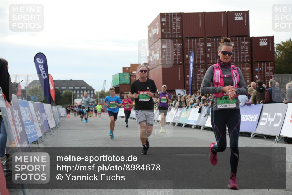 03.10.2025 - Köhlbrandbrückenlauf Yannick Fuchs http://msf.ph/oto/8984678 03.10.2025 16:09:26 Ziel 7345, 7395, 7609, 8541, 8788, 8823, 8984, 9410, 9419, 9470 meine-sportfotos.de
