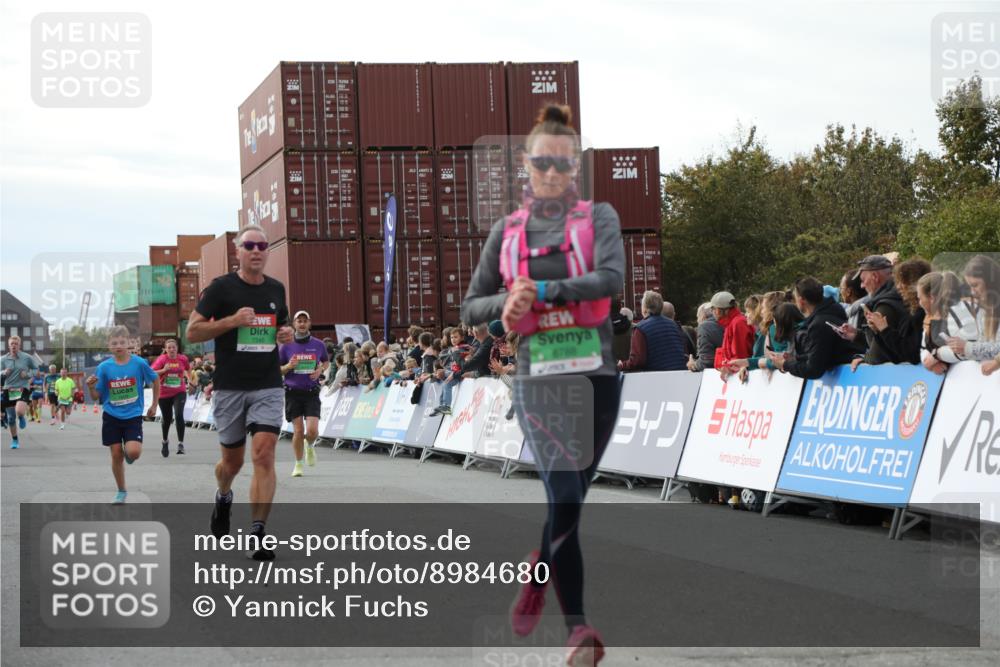 03.10.2025 - Köhlbrandbrückenlauf Yannick Fuchs http://msf.ph/oto/8984680 03.10.2025 16:09:26 Ziel 7345, 7395, 7609, 8541, 8788, 8823, 8984, 9410, 9419, 9470 meine-sportfotos.de