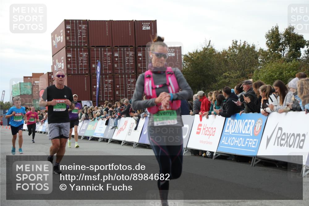 03.10.2025 - Köhlbrandbrückenlauf Yannick Fuchs http://msf.ph/oto/8984682 03.10.2025 16:09:26 Ziel 7345, 7395, 7609, 8541, 8788, 8823, 8984, 9410, 9419, 9470 meine-sportfotos.de