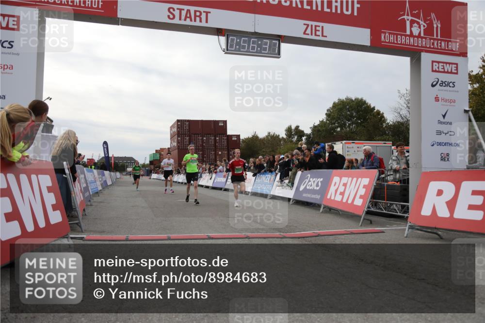 03.10.2025 - Köhlbrandbrückenlauf Yannick Fuchs http://msf.ph/oto/8984683 03.10.2025 15:56:36 Ziel 7092, 7166, 8782, 9182 meine-sportfotos.de