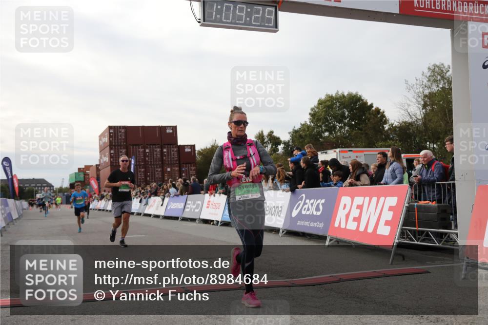 03.10.2025 - Köhlbrandbrückenlauf Yannick Fuchs http://msf.ph/oto/8984684 03.10.2025 16:09:27 Ziel 7345, 7609, 8788, 8823, 8984, 9410, 9419, 9470 meine-sportfotos.de