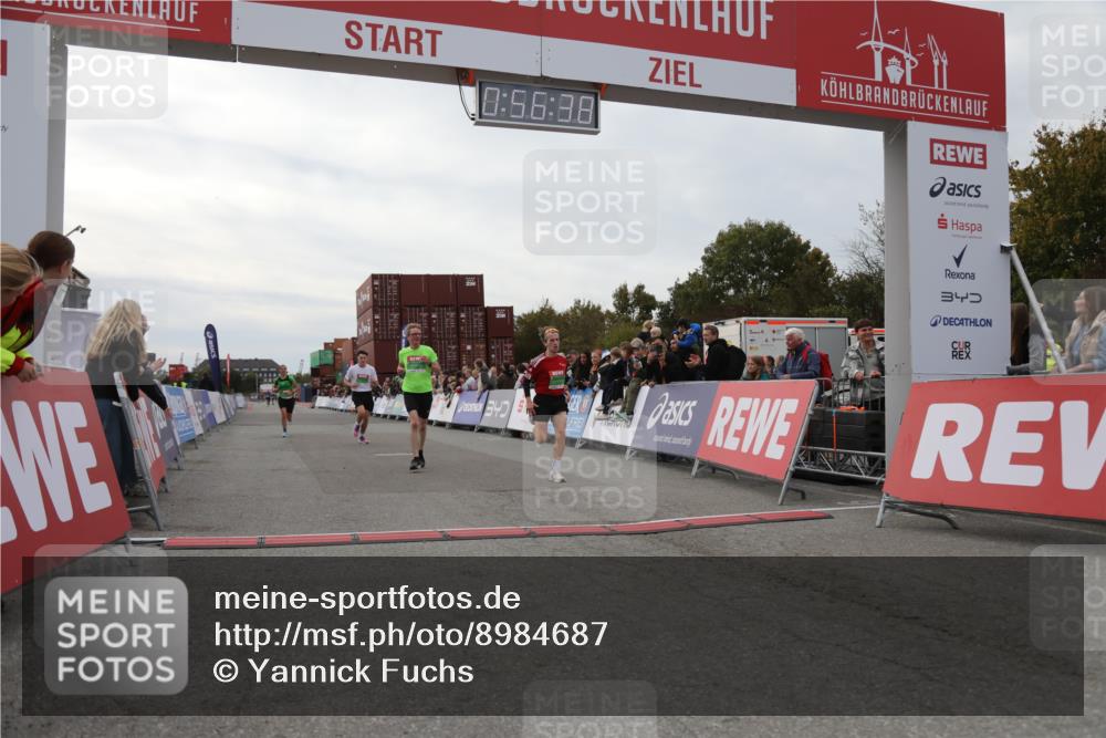 03.10.2025 - Köhlbrandbrückenlauf Yannick Fuchs http://msf.ph/oto/8984687 03.10.2025 15:56:36 Ziel 7092, 7166, 8782, 9182 meine-sportfotos.de