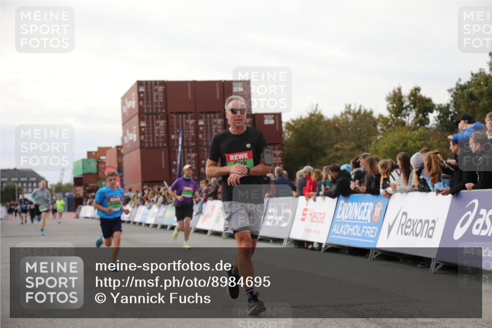 03.10.2025 - Köhlbrandbrückenlauf Yannick Fuchs http://msf.ph/oto/8984695 03.10.2025 16:09:28 Ziel 7345, 7609, 8788, 8984, 9410, 9419 meine-sportfotos.de