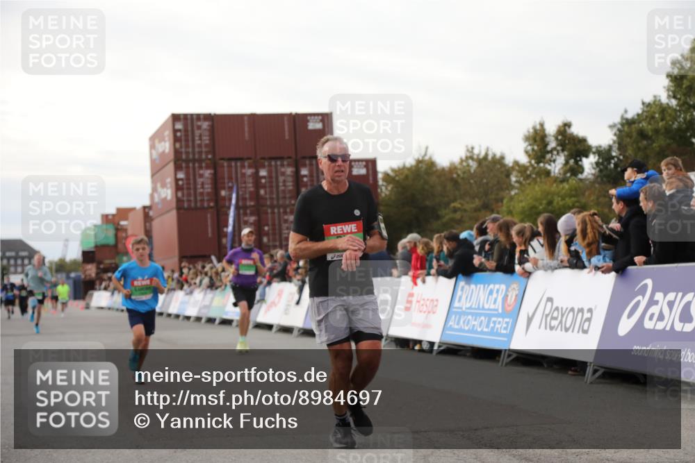 03.10.2025 - Köhlbrandbrückenlauf Yannick Fuchs http://msf.ph/oto/8984697 03.10.2025 16:09:28 Ziel 7345, 7609, 8788, 8984, 9410, 9419 meine-sportfotos.de