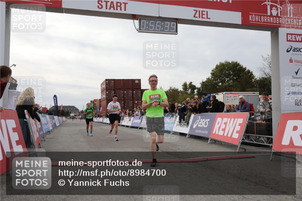 03.10.2025 - Köhlbrandbrückenlauf Yannick Fuchs http://msf.ph/oto/8984700 03.10.2025 15:56:37 Ziel 7092, 7166, 8782, 9182 meine-sportfotos.de