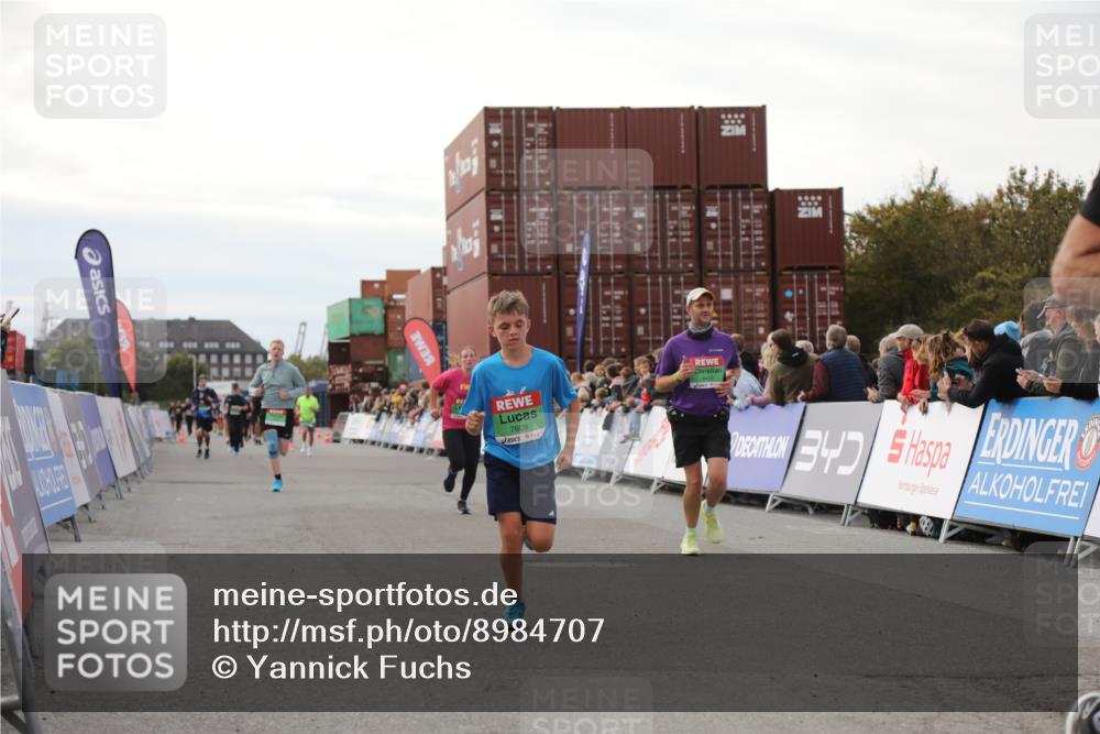 03.10.2025 - Köhlbrandbrückenlauf Yannick Fuchs http://msf.ph/oto/8984707 03.10.2025 16:09:29 Ziel 7345, 7609, 8788, 8984, 9410, 9419 meine-sportfotos.de