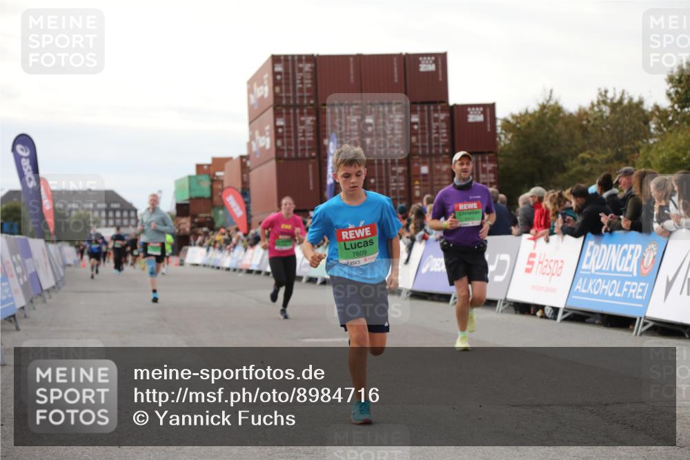 03.10.2025 - Köhlbrandbrückenlauf Yannick Fuchs http://msf.ph/oto/8984716 03.10.2025 16:09:30 Ziel 7345, 7609, 8788, 8984, 9410, 9419 meine-sportfotos.de
