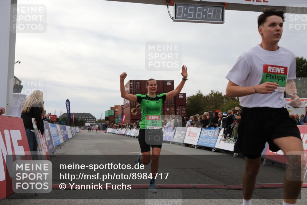 03.10.2025 - Köhlbrandbrückenlauf Yannick Fuchs http://msf.ph/oto/8984717 03.10.2025 15:56:40 Ziel 7092, 7166, 8782, 9182 meine-sportfotos.de