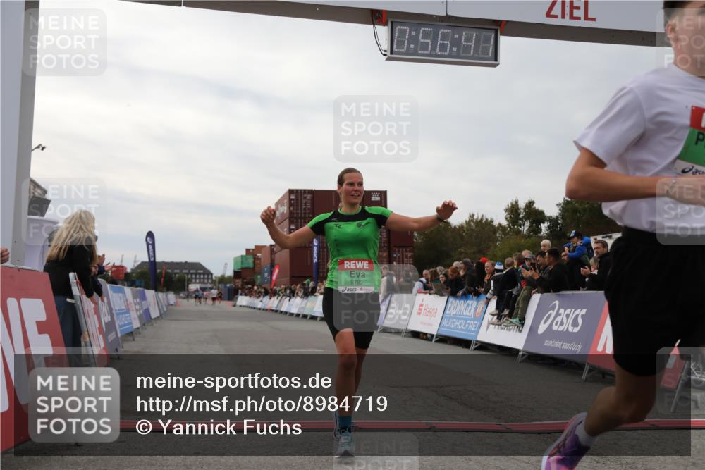 03.10.2025 - Köhlbrandbrückenlauf Yannick Fuchs http://msf.ph/oto/8984719 03.10.2025 15:56:40 Ziel 7092, 7166, 8782, 9182 meine-sportfotos.de