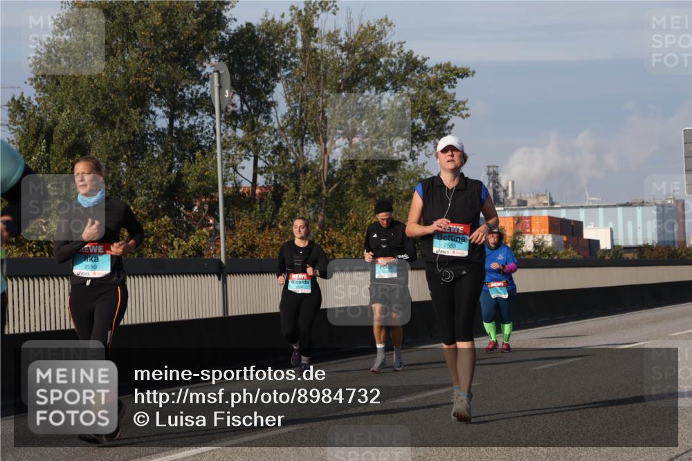 03.10.2025 - Köhlbrandbrückenlauf Luisa Fischer http://msf.ph/oto/8984732 03.10.2025 11:14:14 Position 3 2550, 2553 meine-sportfotos.de