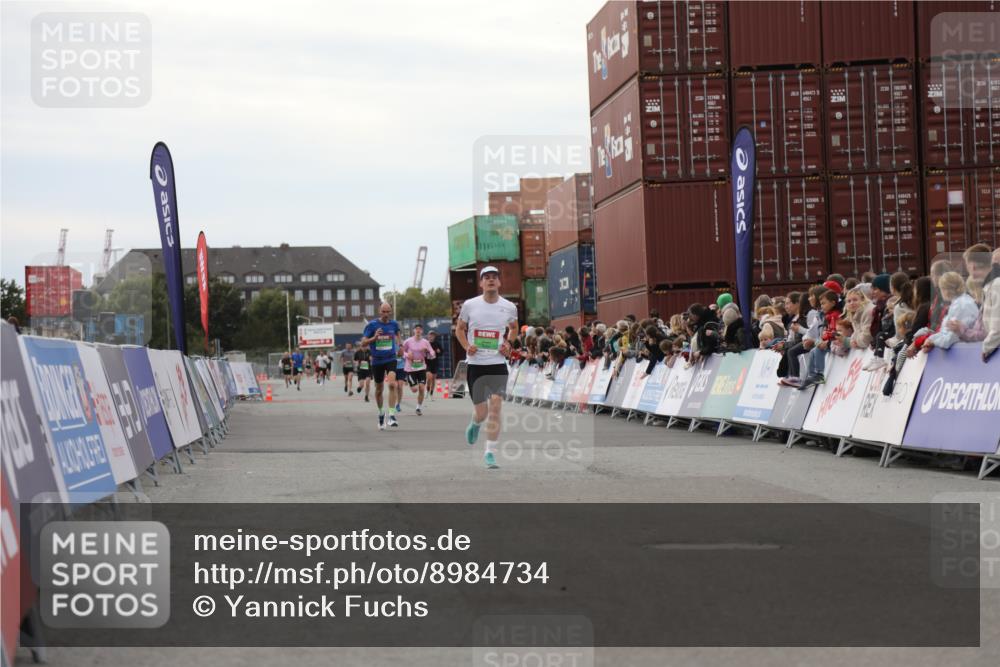 03.10.2025 - Köhlbrandbrückenlauf Yannick Fuchs http://msf.ph/oto/8984734 03.10.2025 15:56:48 Ziel 9226, 9664 meine-sportfotos.de
