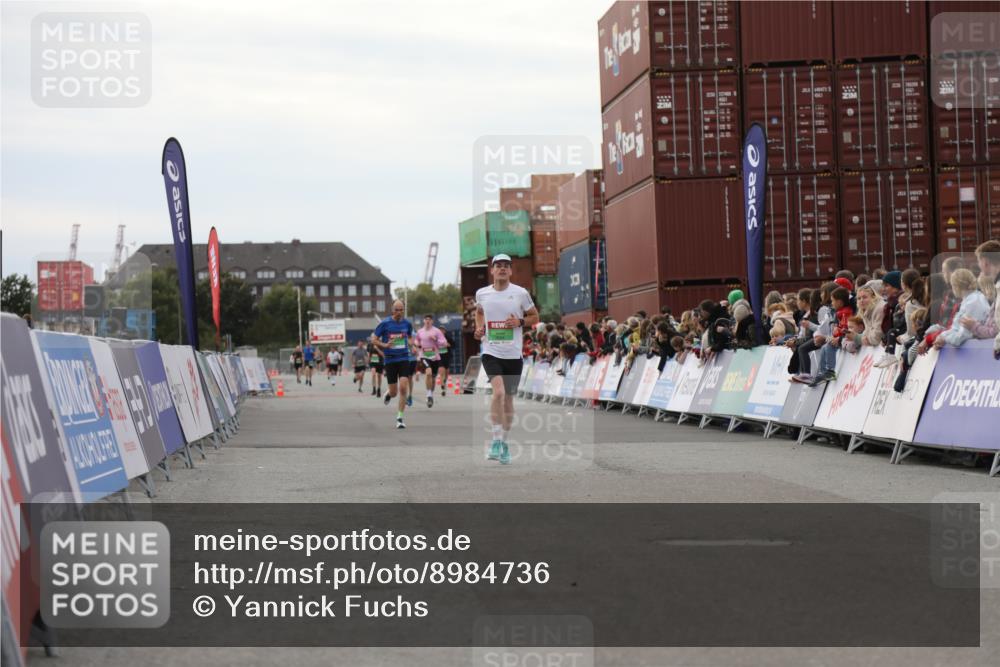 03.10.2025 - Köhlbrandbrückenlauf Yannick Fuchs http://msf.ph/oto/8984736 03.10.2025 15:56:48 Ziel 9226, 9664 meine-sportfotos.de