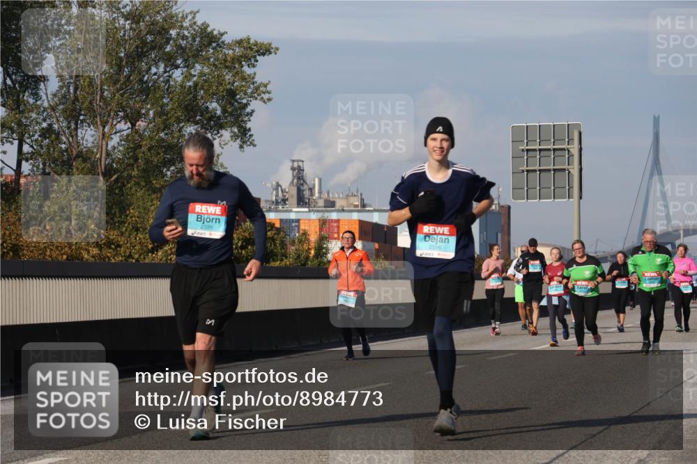 03.10.2025 - Köhlbrandbrückenlauf Luisa Fischer http://msf.ph/oto/8984773 03.10.2025 11:14:26 Position 3 2595, 2596 meine-sportfotos.de