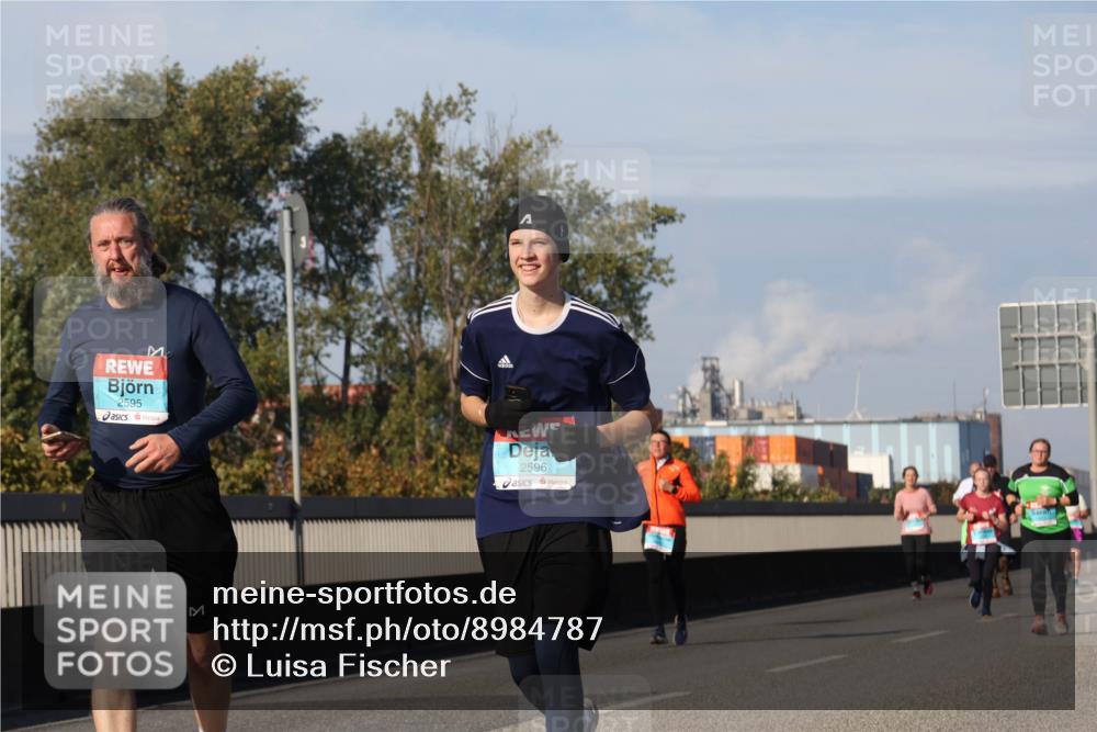 03.10.2025 - Köhlbrandbrückenlauf Luisa Fischer http://msf.ph/oto/8984787 03.10.2025 11:14:28 Position 3 2595, 2596 meine-sportfotos.de