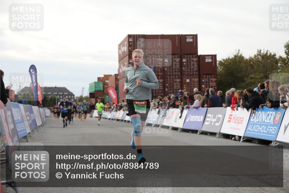 03.10.2025 - Köhlbrandbrückenlauf Yannick Fuchs http://msf.ph/oto/8984789 03.10.2025 16:09:34 Ziel 7609, 8984, 9150, 9301, 9410, 9419 meine-sportfotos.de