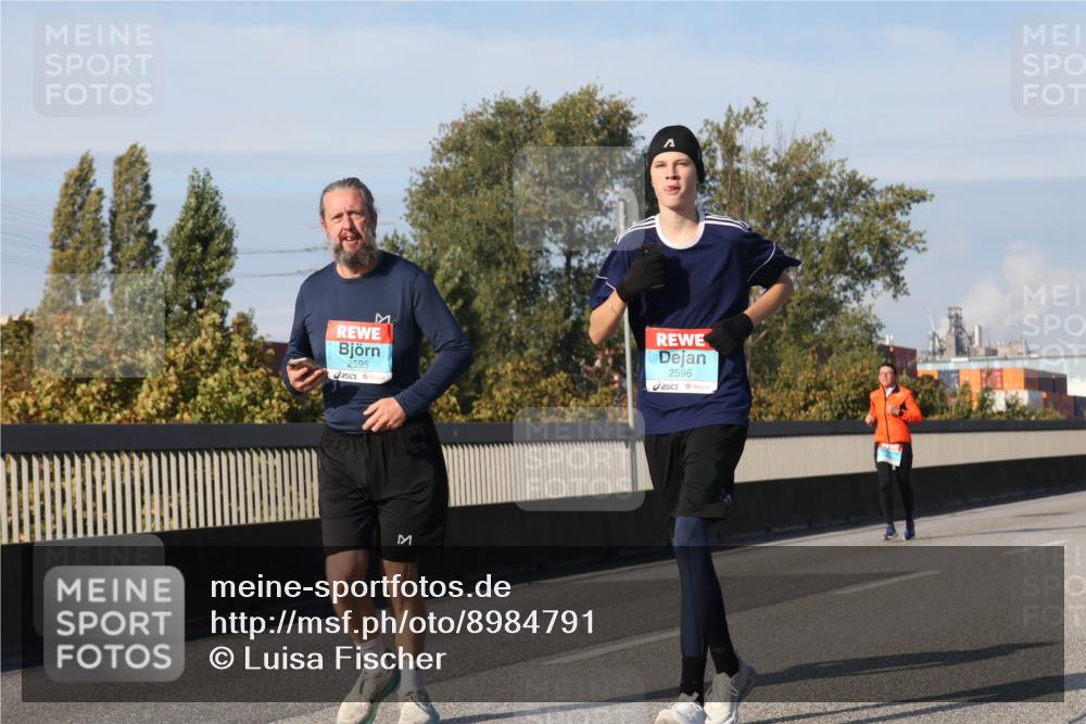 03.10.2025 - Köhlbrandbrückenlauf Luisa Fischer http://msf.ph/oto/8984791 03.10.2025 11:14:29 Position 3 2595, 2596 meine-sportfotos.de