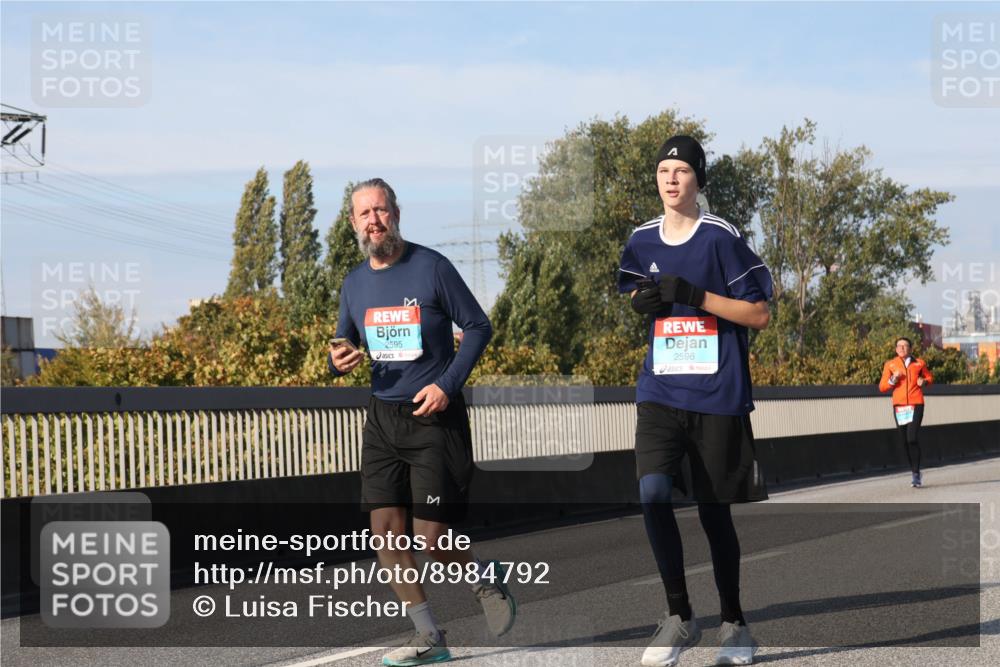 03.10.2025 - Köhlbrandbrückenlauf Luisa Fischer http://msf.ph/oto/8984792 03.10.2025 11:14:29 Position 3 2595, 2596 meine-sportfotos.de