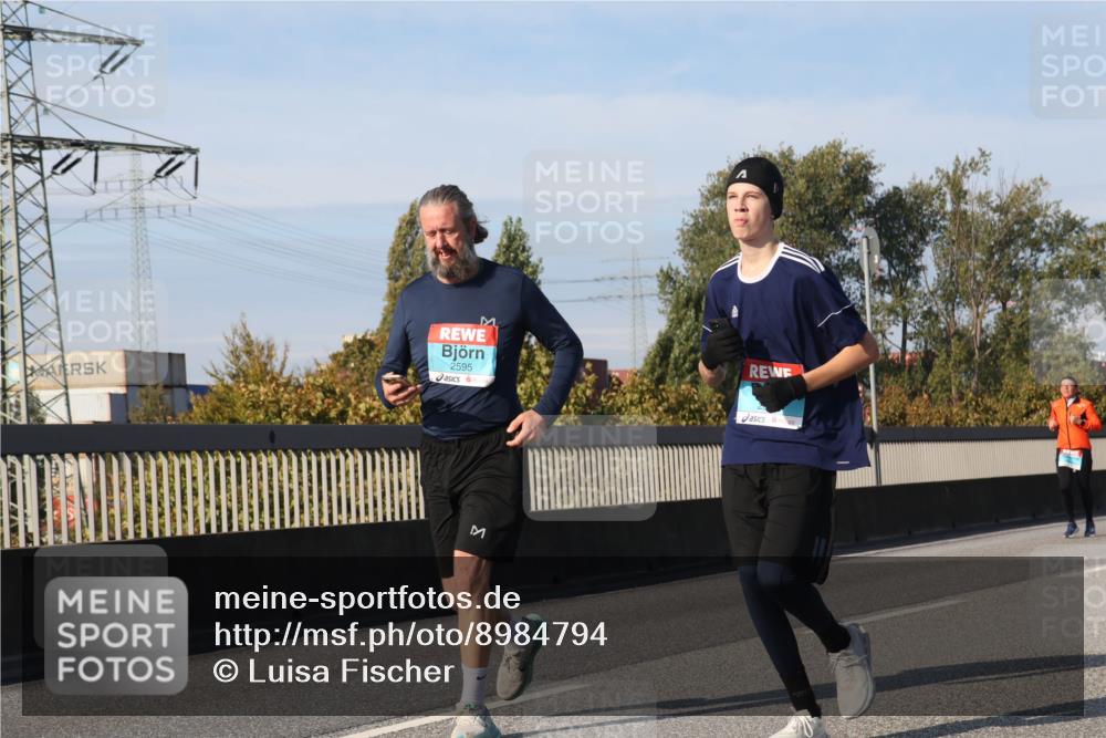 03.10.2025 - Köhlbrandbrückenlauf Luisa Fischer http://msf.ph/oto/8984794 03.10.2025 11:14:30 Position 3 2595 meine-sportfotos.de