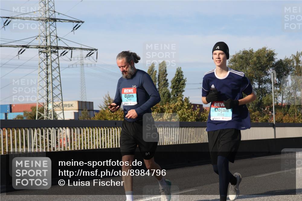03.10.2025 - Köhlbrandbrückenlauf Luisa Fischer http://msf.ph/oto/8984796 03.10.2025 11:14:30 Position 3 2595, 2596 meine-sportfotos.de