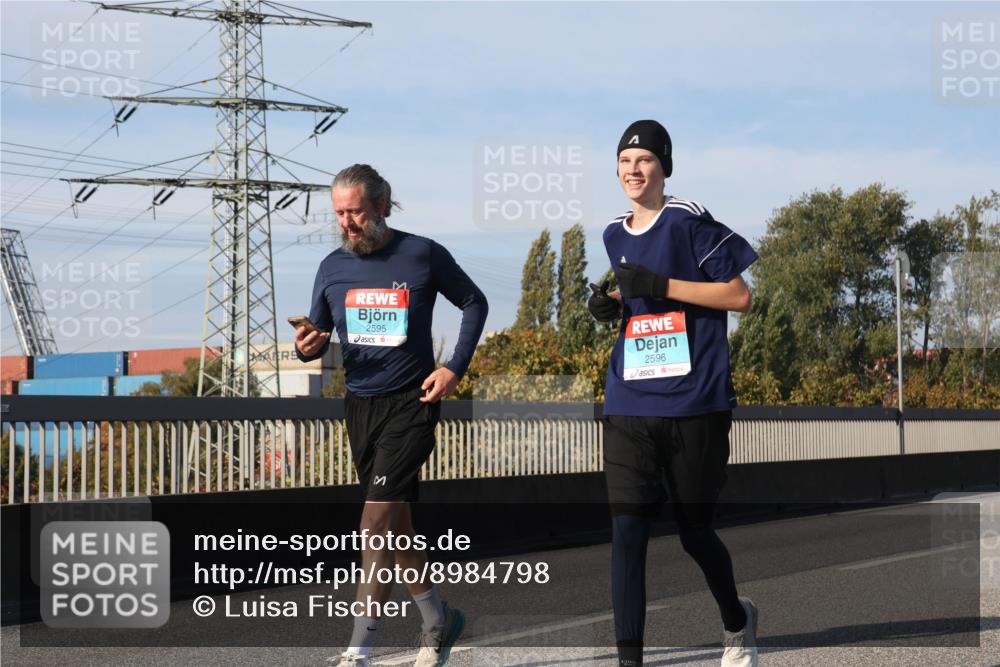 03.10.2025 - Köhlbrandbrückenlauf Luisa Fischer http://msf.ph/oto/8984798 03.10.2025 11:14:30 Position 3 2595, 2596 meine-sportfotos.de