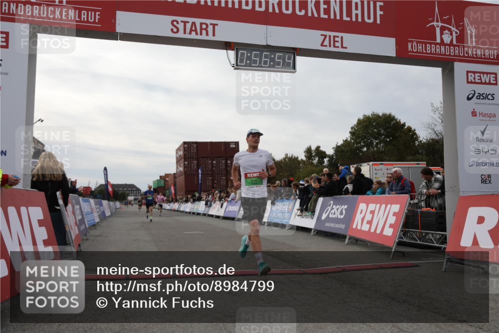 03.10.2025 - Köhlbrandbrückenlauf Yannick Fuchs http://msf.ph/oto/8984799 03.10.2025 15:56:52 Ziel 7882, 9226, 9664, 9665 meine-sportfotos.de