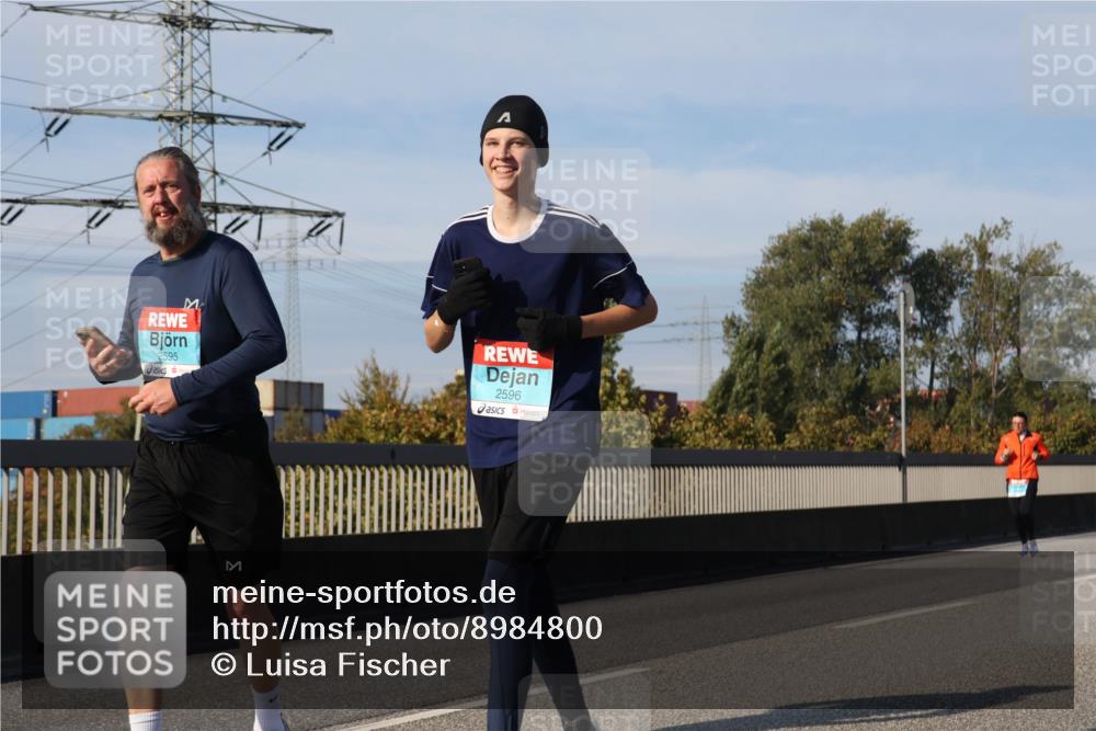03.10.2025 - Köhlbrandbrückenlauf Luisa Fischer http://msf.ph/oto/8984800 03.10.2025 11:14:31 Position 3 2595, 2596 meine-sportfotos.de