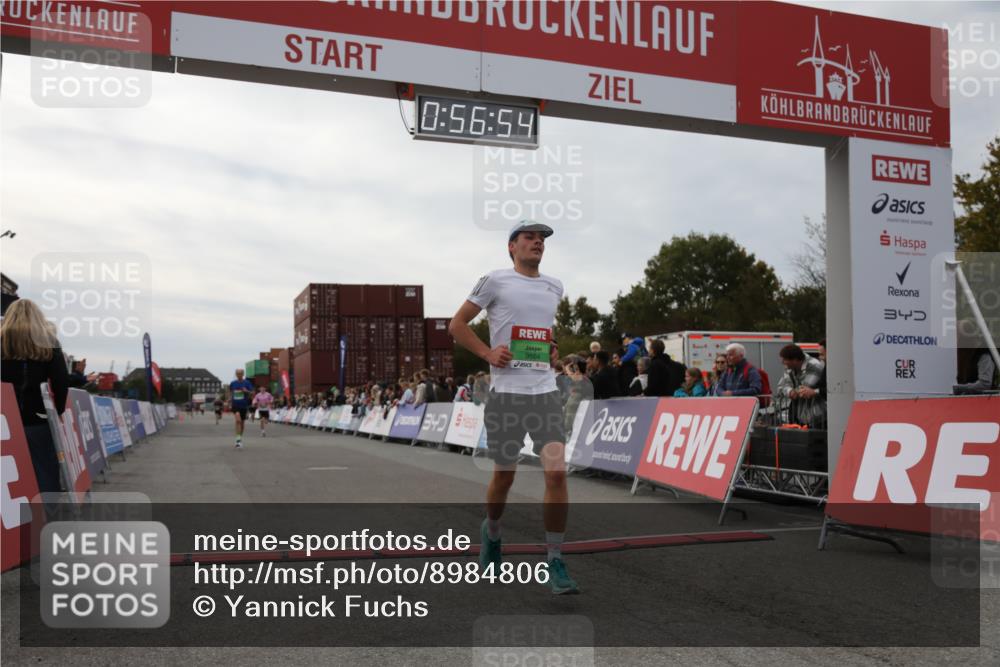 03.10.2025 - Köhlbrandbrückenlauf Yannick Fuchs http://msf.ph/oto/8984806 03.10.2025 15:56:53 Ziel 7882, 9226, 9664, 9665 meine-sportfotos.de