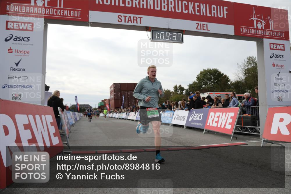 03.10.2025 - Köhlbrandbrückenlauf Yannick Fuchs http://msf.ph/oto/8984816 03.10.2025 16:09:35 Ziel 8984, 9024, 9150, 9301, 9410, 9419 meine-sportfotos.de